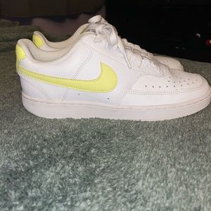 Nike Court Low Vision